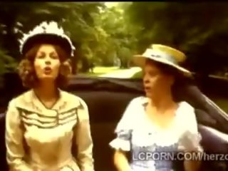 2 горещ clasy жени майната техен късметлия шофьор на открито
