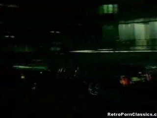 Retro menghisap zakar dalam limousin video