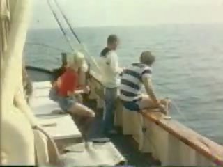 Staromodno skupina na a čoln