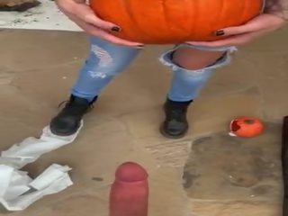 Pumpkin suur koos blond suur tissid kenzie taylor jaoks halloween trikk või ravima