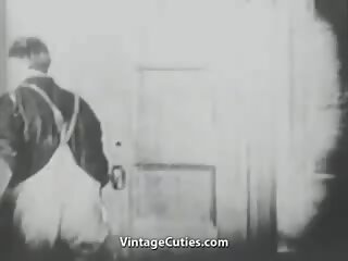 Painter séduit et baise une unique jeune femelle (1920s millésime)