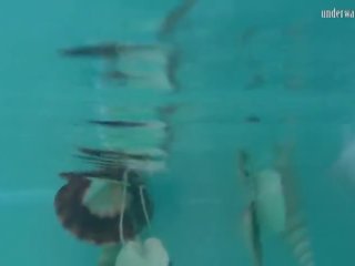 Puikus first-rate po vandeniu plaukimas gražus rusalka